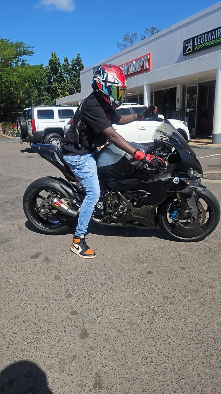Carbon-clad BMW S1000RR with Alpha Team rider